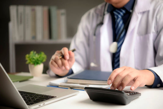 Debiti con Fisco, banche e fornitori: come riorganizzare l’esposizione di studi e strutture sanitarie